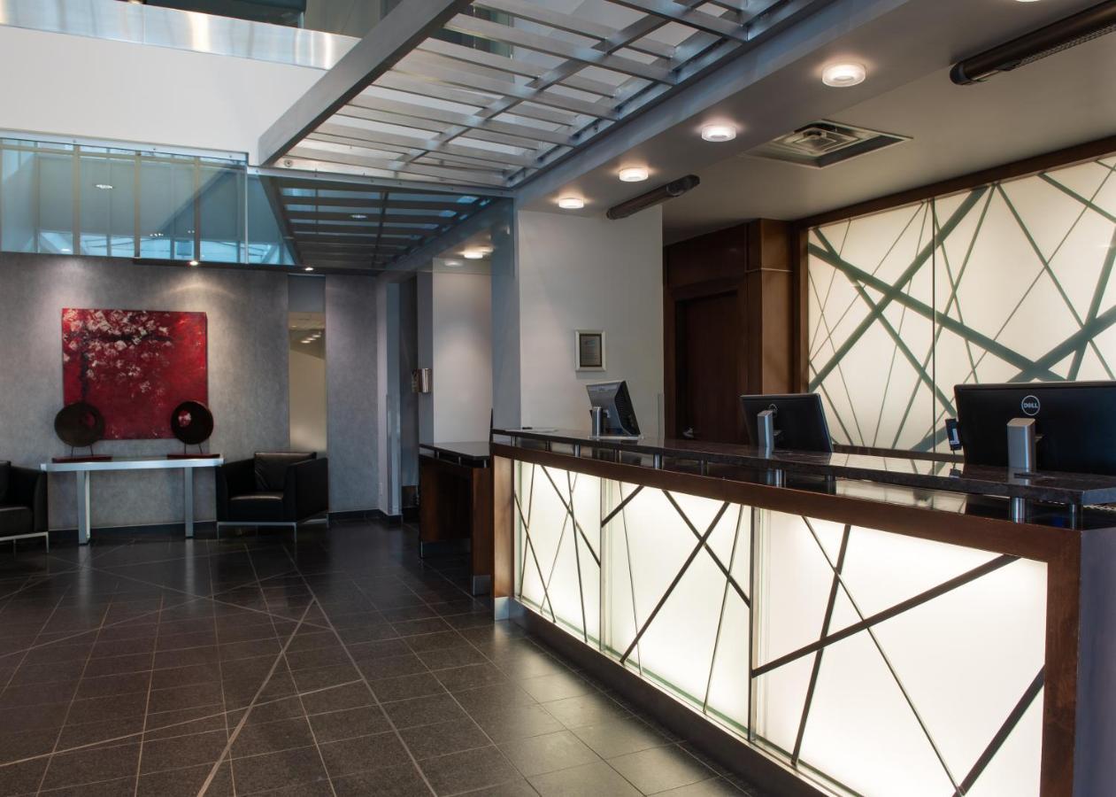 Matrix Hotel Эдмонтон Экстерьер фото