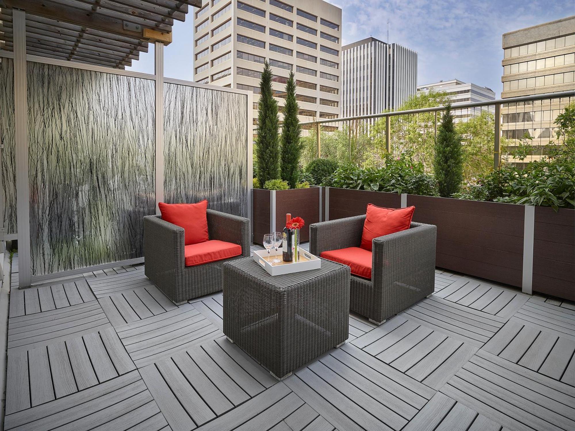 Matrix Hotel Эдмонтон Экстерьер фото
