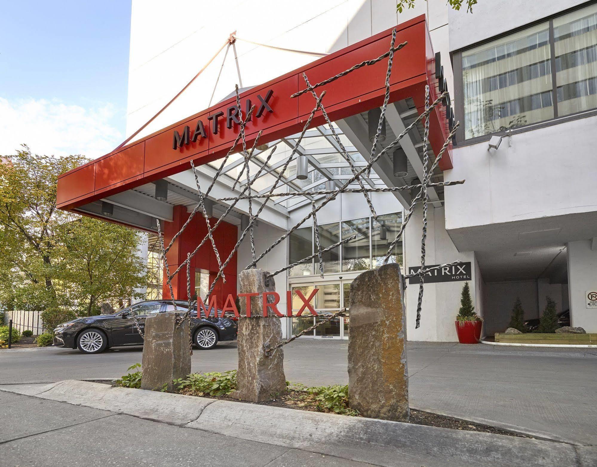 Matrix Hotel Эдмонтон Экстерьер фото